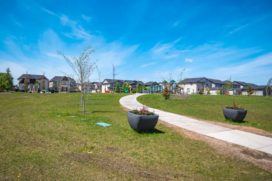 Skyview Ranch property and community context